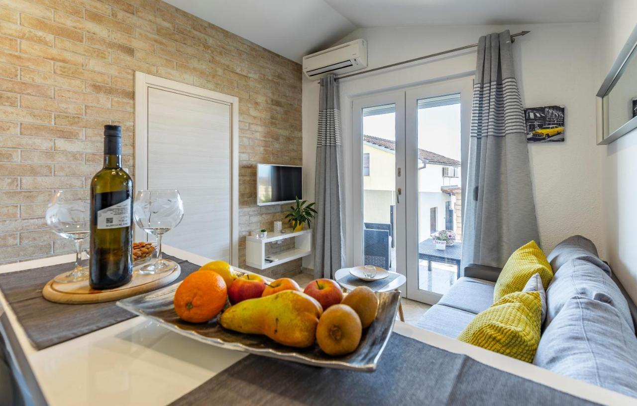 Apartment Denis 2 *
